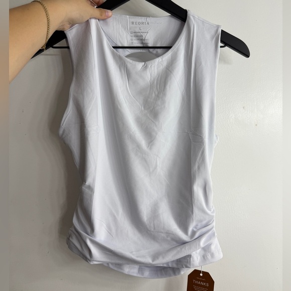 REORIA Open Back High Neck Sleeveless Trendy Backless Cropped Top - Picture 4 of 5